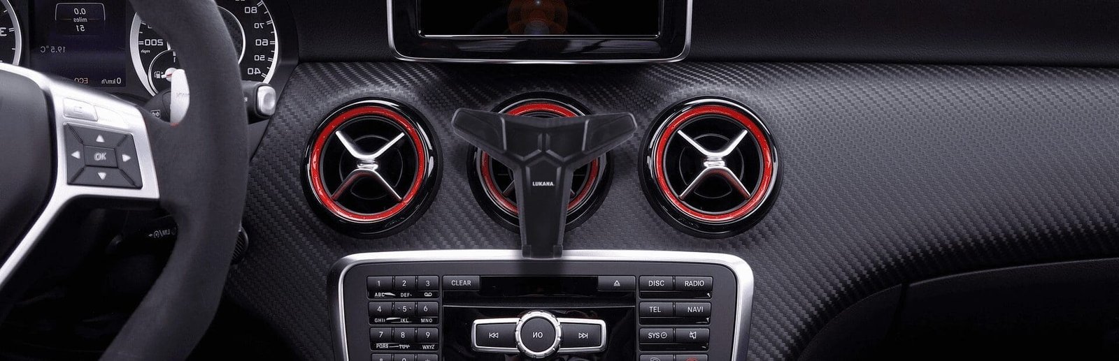 Lukana A-1605 op de ronde ventilatieroosters van een Mercedes